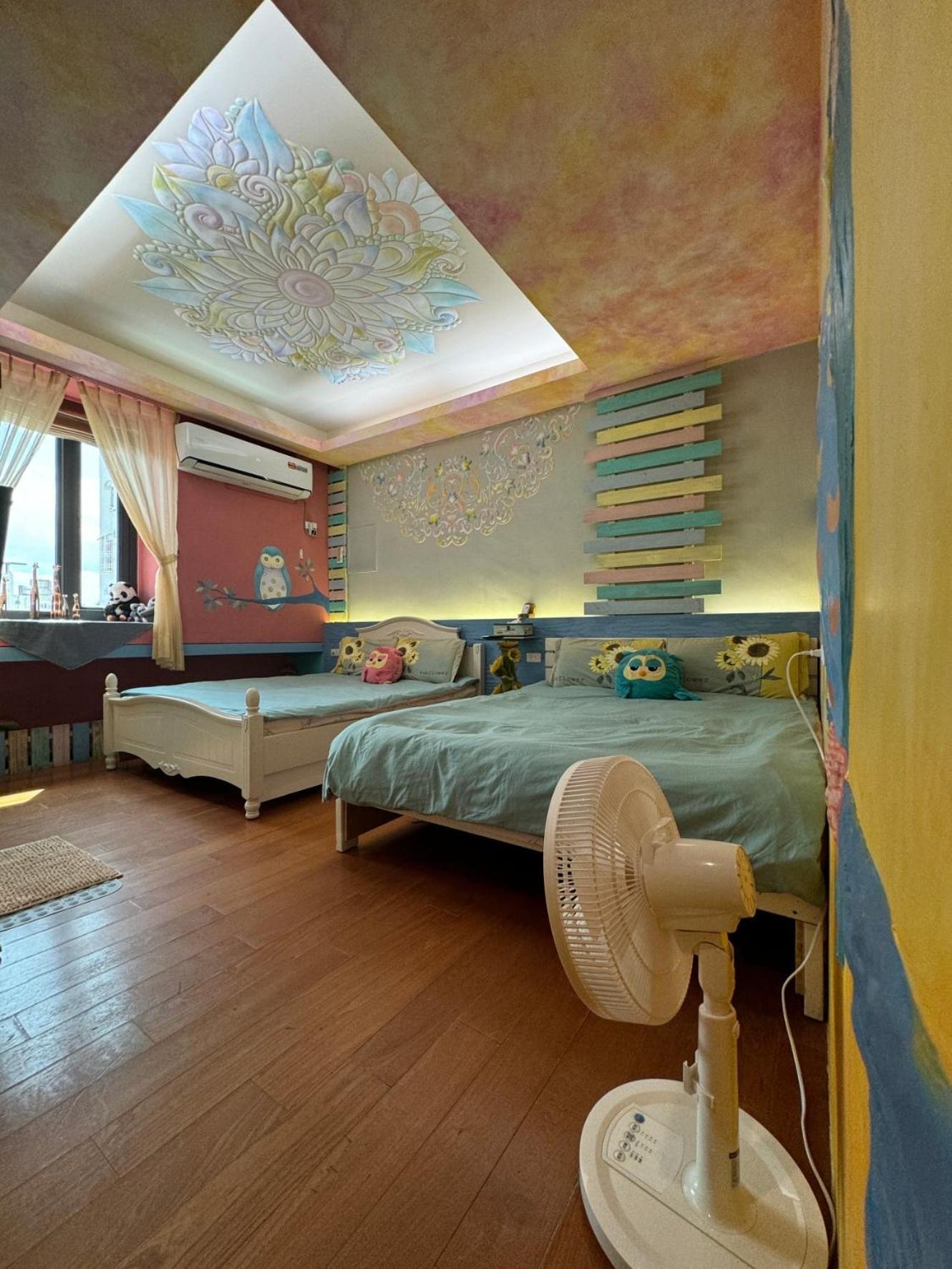 3D Sunflower Embossed B&B Hualien City Exterior photo